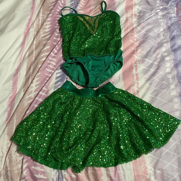 Gorgeous Green Sequin 2 piece Dance Costume/Leotard - Picture 1 of 3